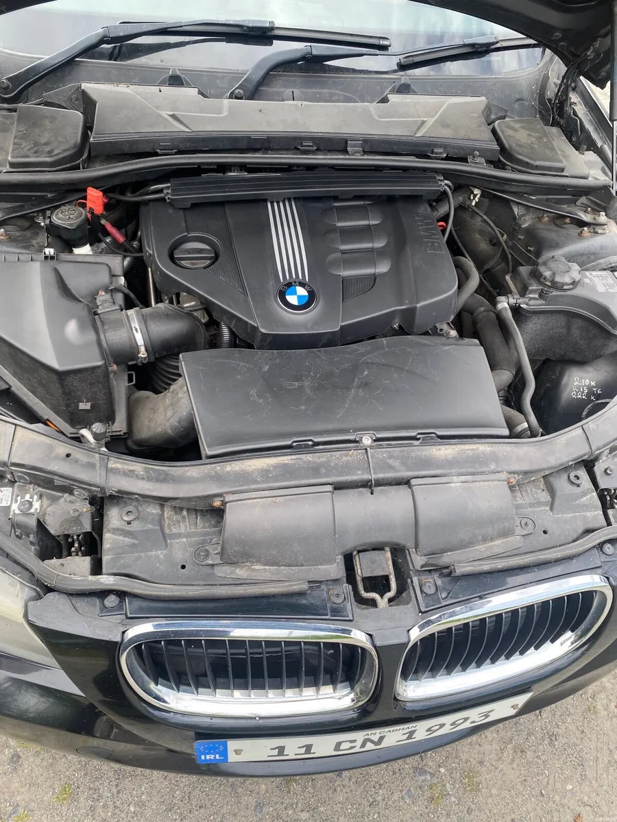 BMW 3-Series 2011 - Image 6