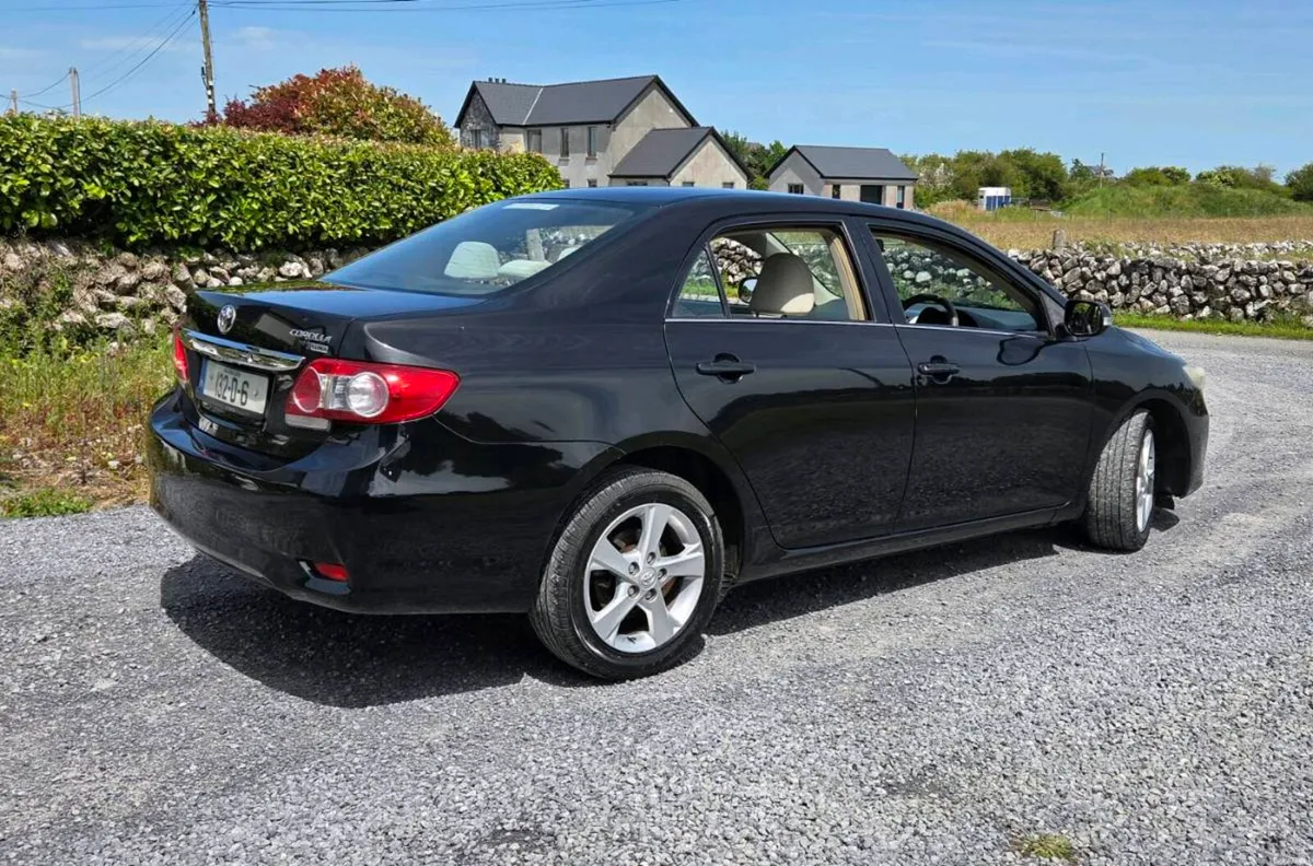 Toyota corolla - Image 2