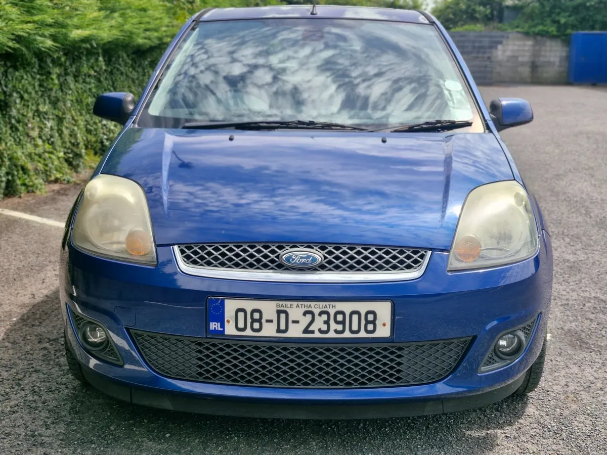 Ford Fiesta petrol - Image 4