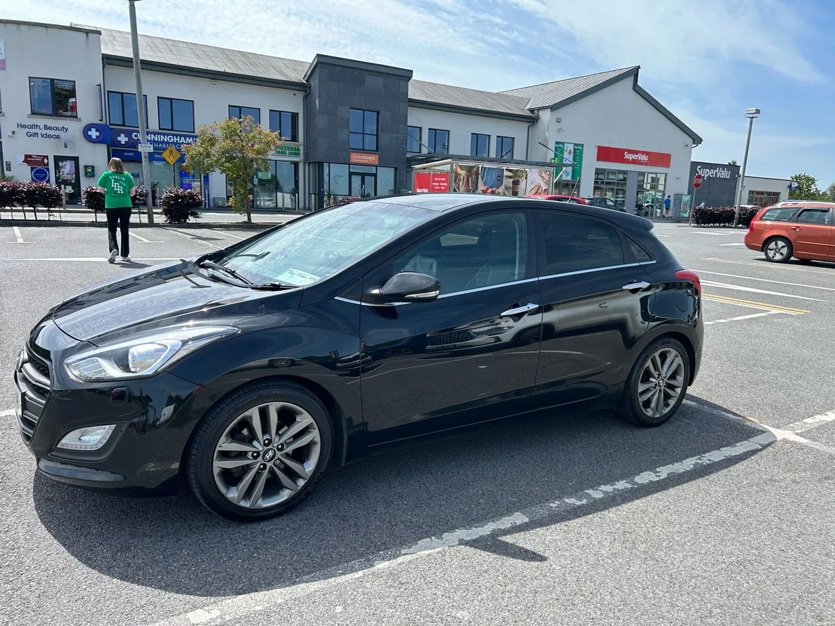 Hyundai i30 Huge specs - Image 2