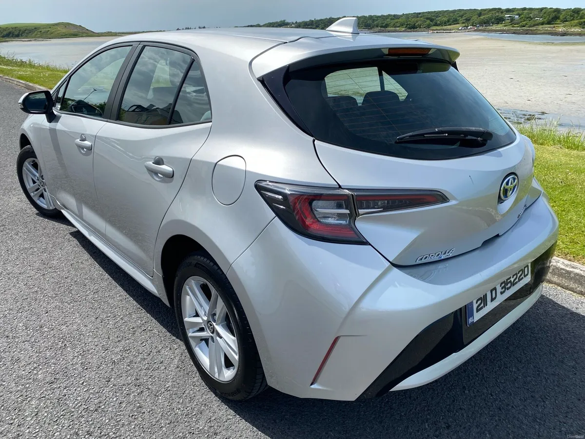 2021 Toyota Corolla 1.8 Hybrid Automatic - Image 3