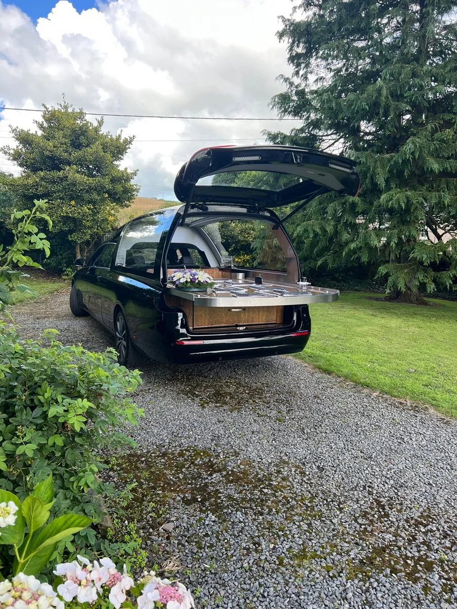 Mercedes Hearse - Image 5