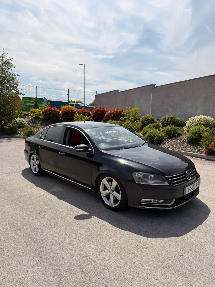 Volkswagen Passat 2.0 - Image 1