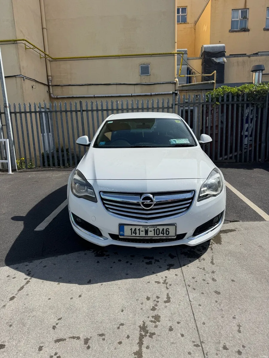 Opel Insignia SRi *LOW MILEAGE NEW NCT* - Image 2
