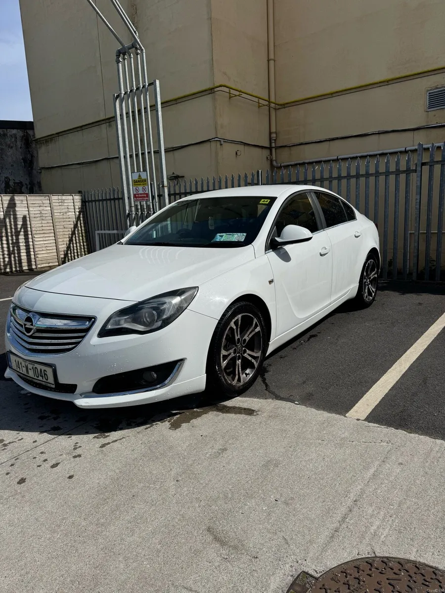 Opel Insignia SRi *LOW MILEAGE NEW NCT* - Image 3