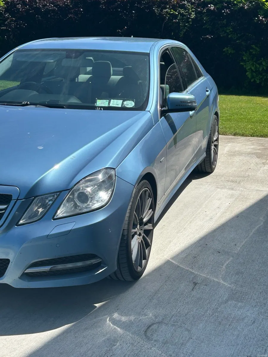 Mercedes Benz E Class - Image 3