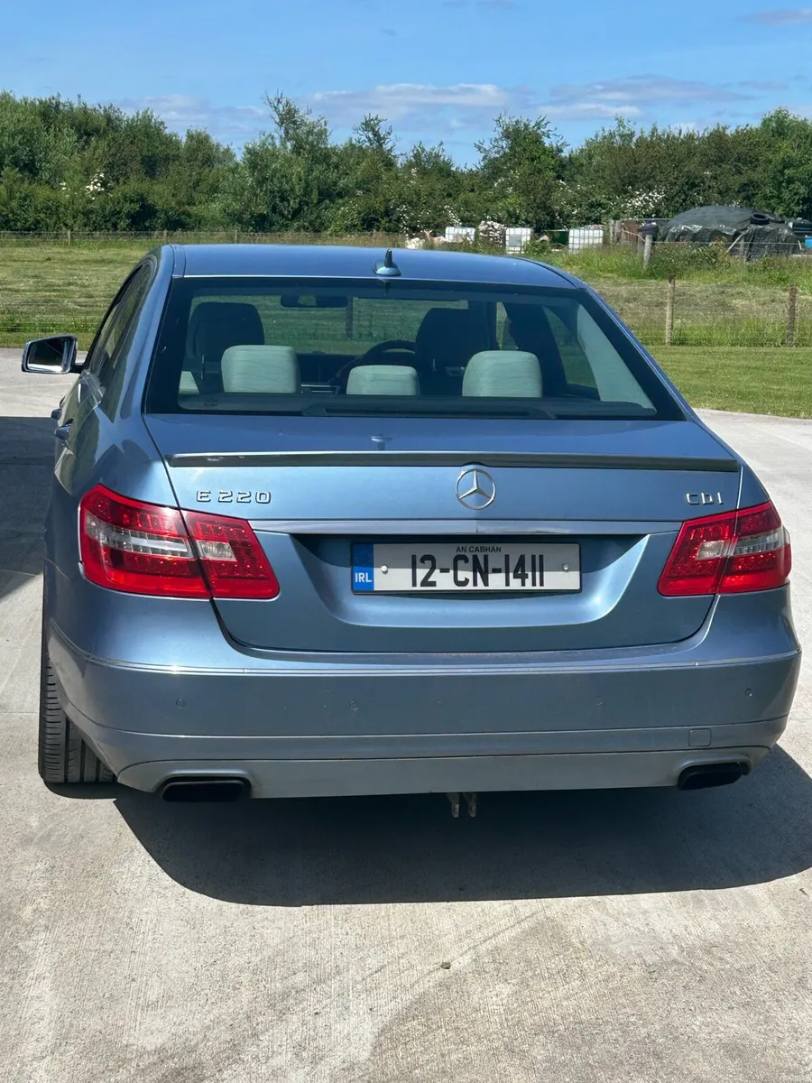 Mercedes Benz E Class - Image 4
