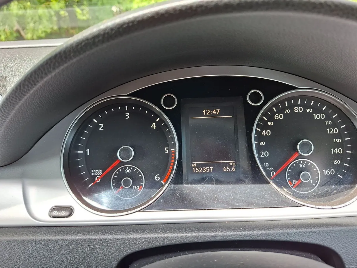 Volkswagen Passat 2012 - Image 4