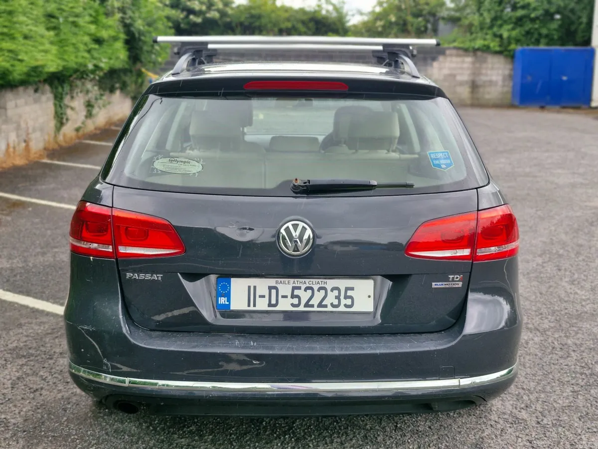 Volkswagen Passat - Image 2