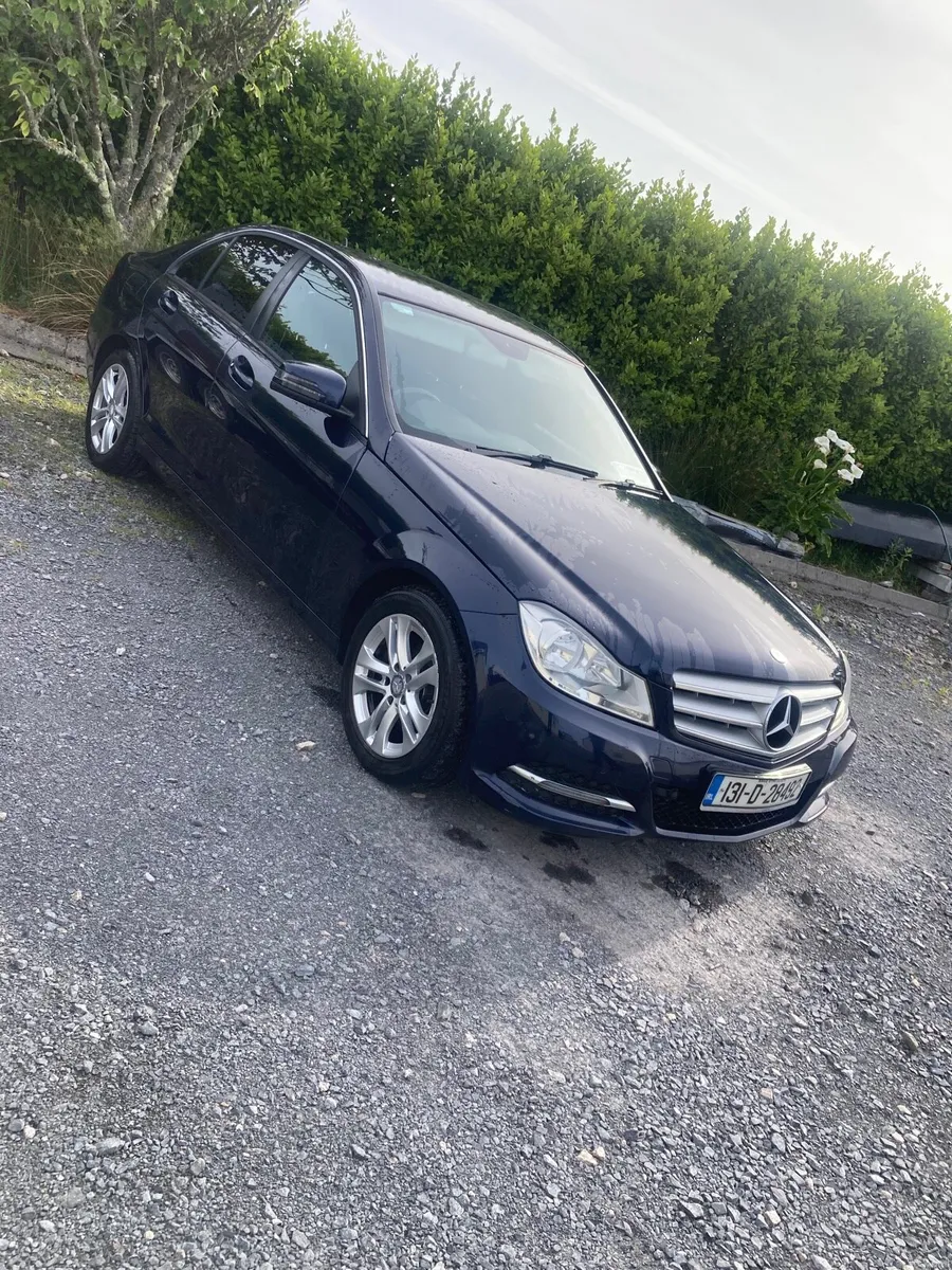 Mercedes Benz e220 cdi - Image 2