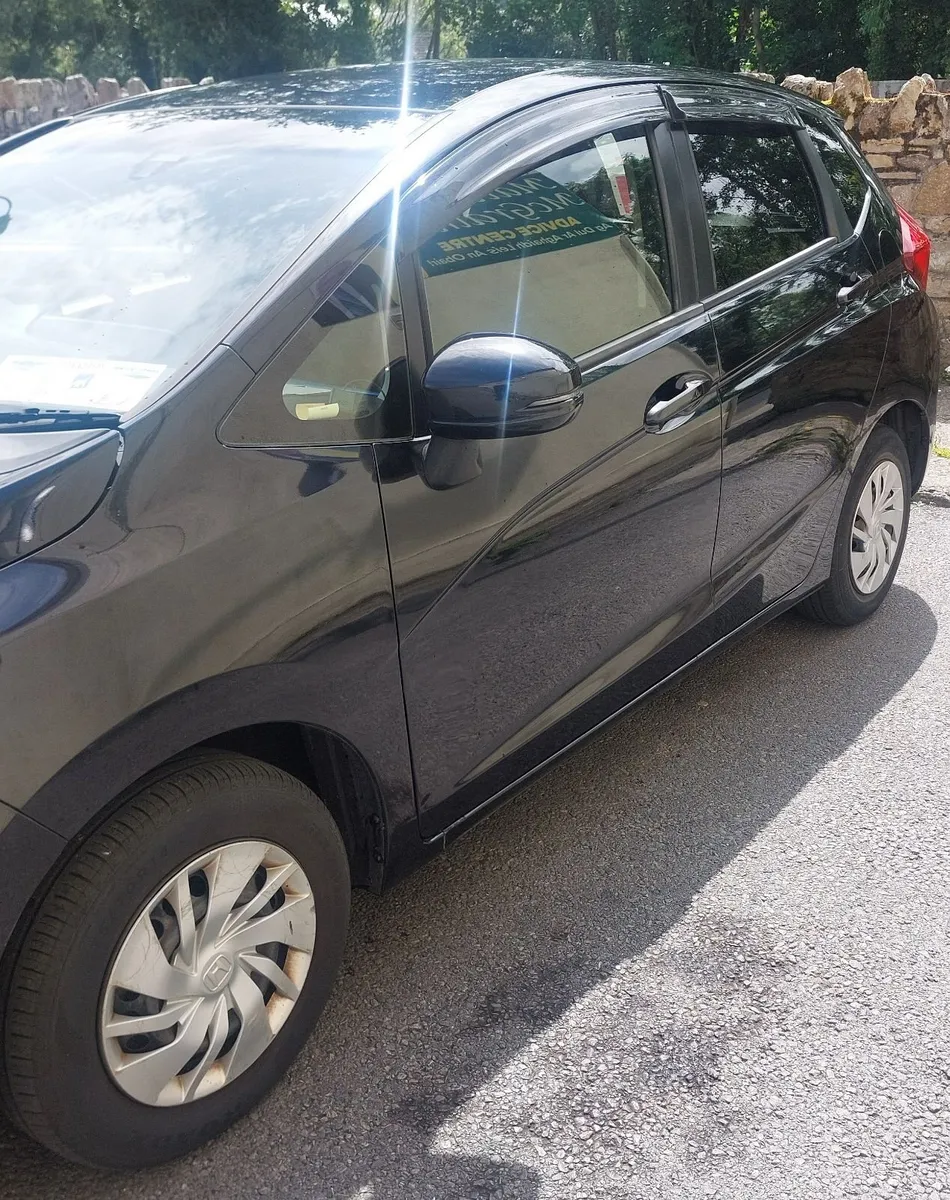 Honda Fit 2015 - Image 2