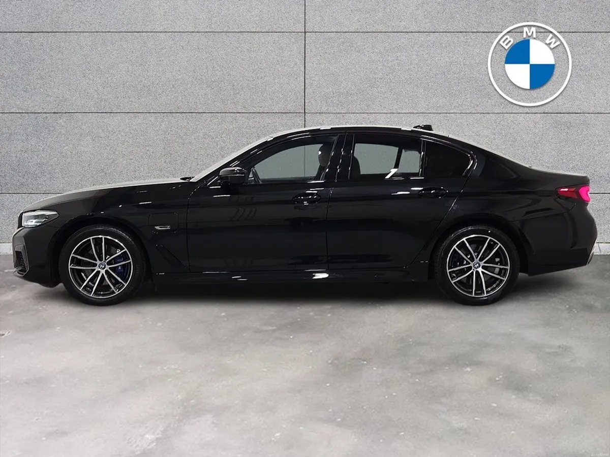 BMW 5-Series 530e M Sport Saloon - Image 4