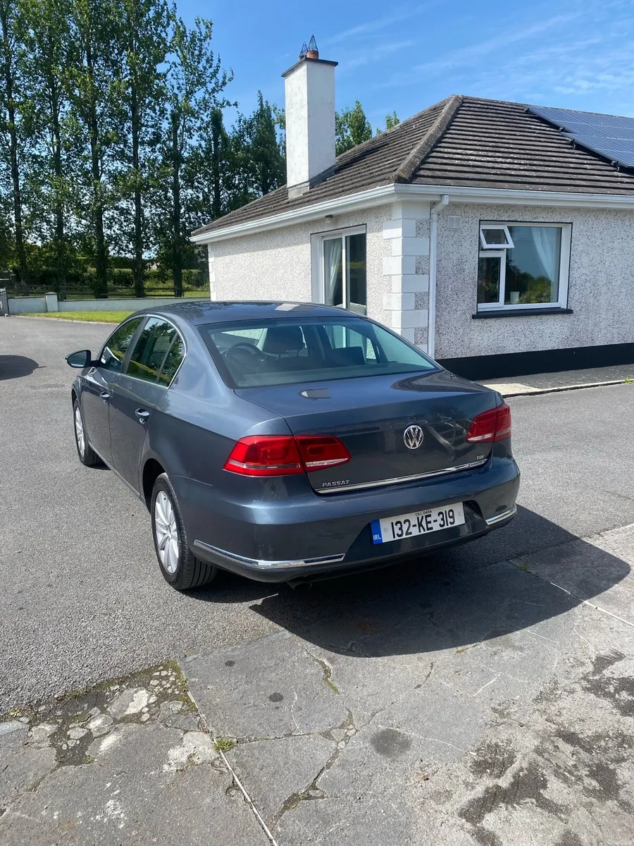2013 Volkswagen Passat - Image 3