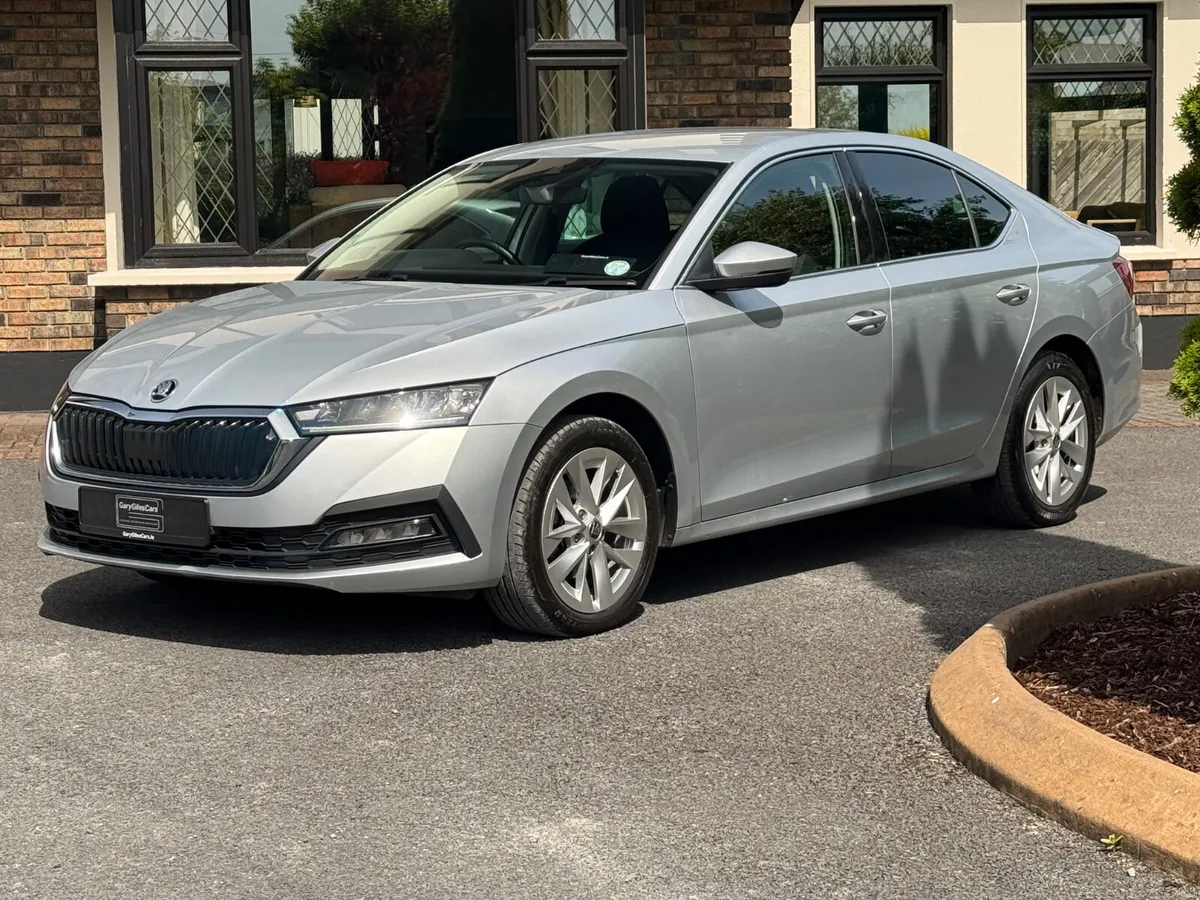 Immaculate Low Kms 221 Skoda Octavia! - Image 3