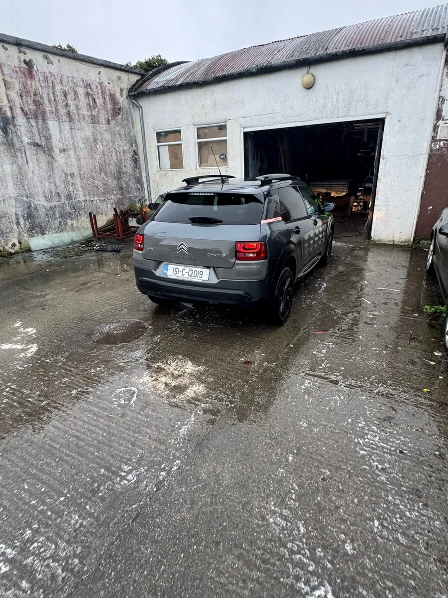Low milage!! - Image 4