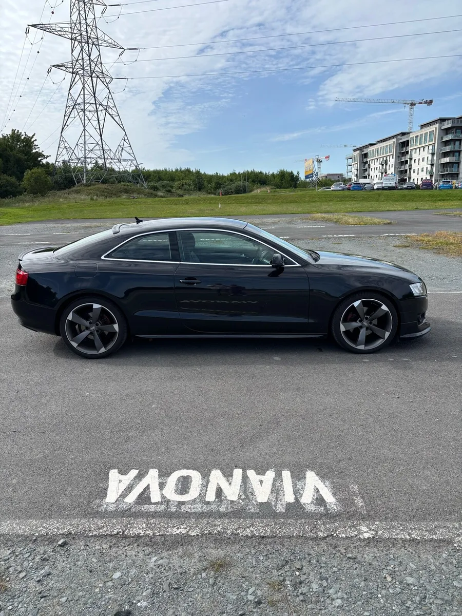 Audi A5 2.0 2009 - Image 2