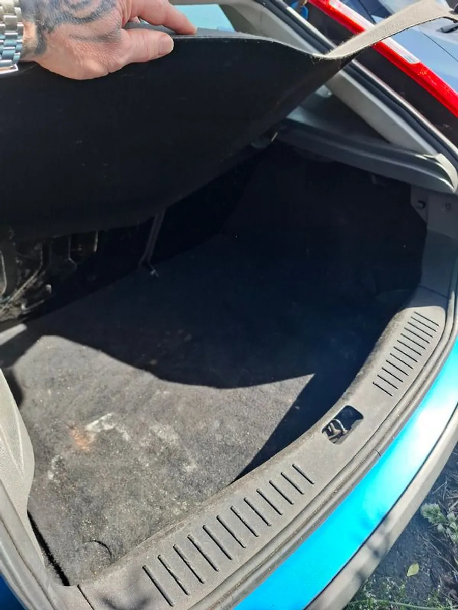 2006 Ford Focus - Image 2
