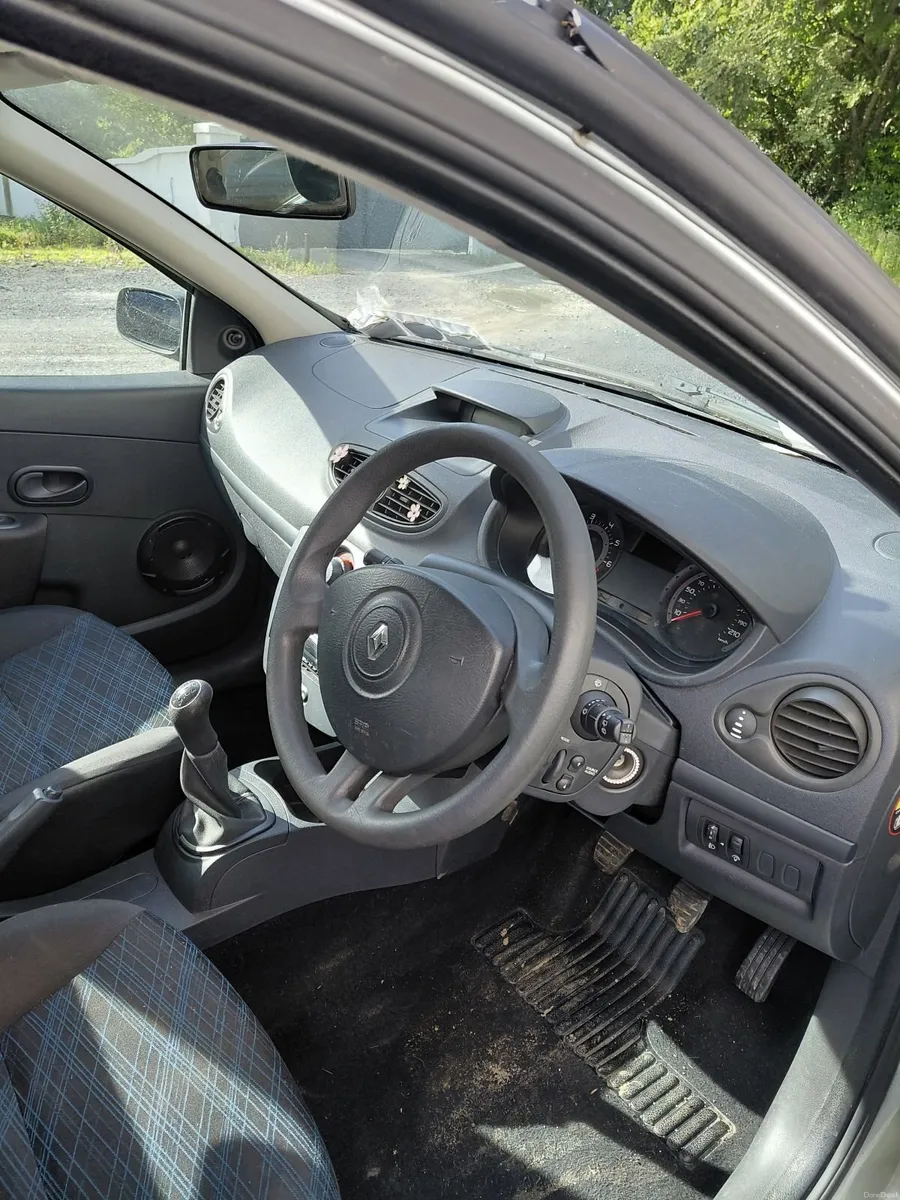 Renault Clio 2008 - Image 2