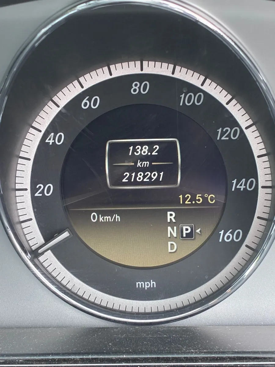 Mercedes-Benz E-Class 2012 - Image 3