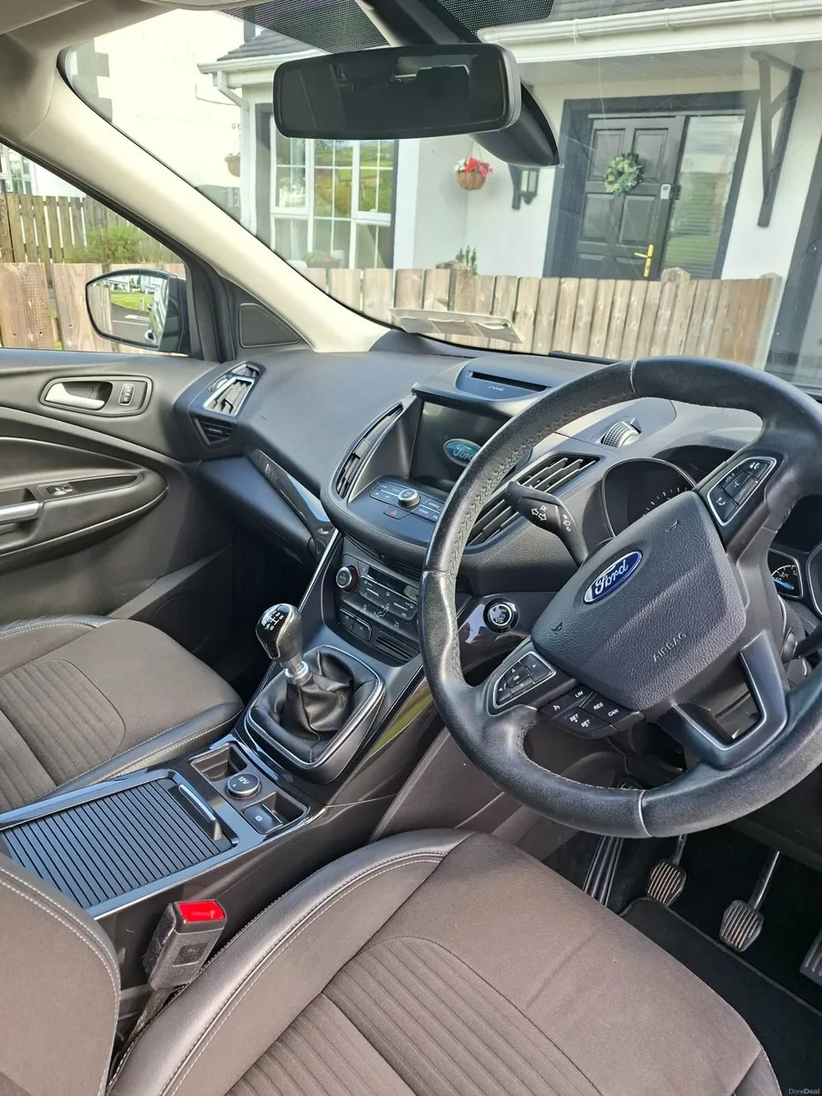 Ford Kuga 2017 - Image 2