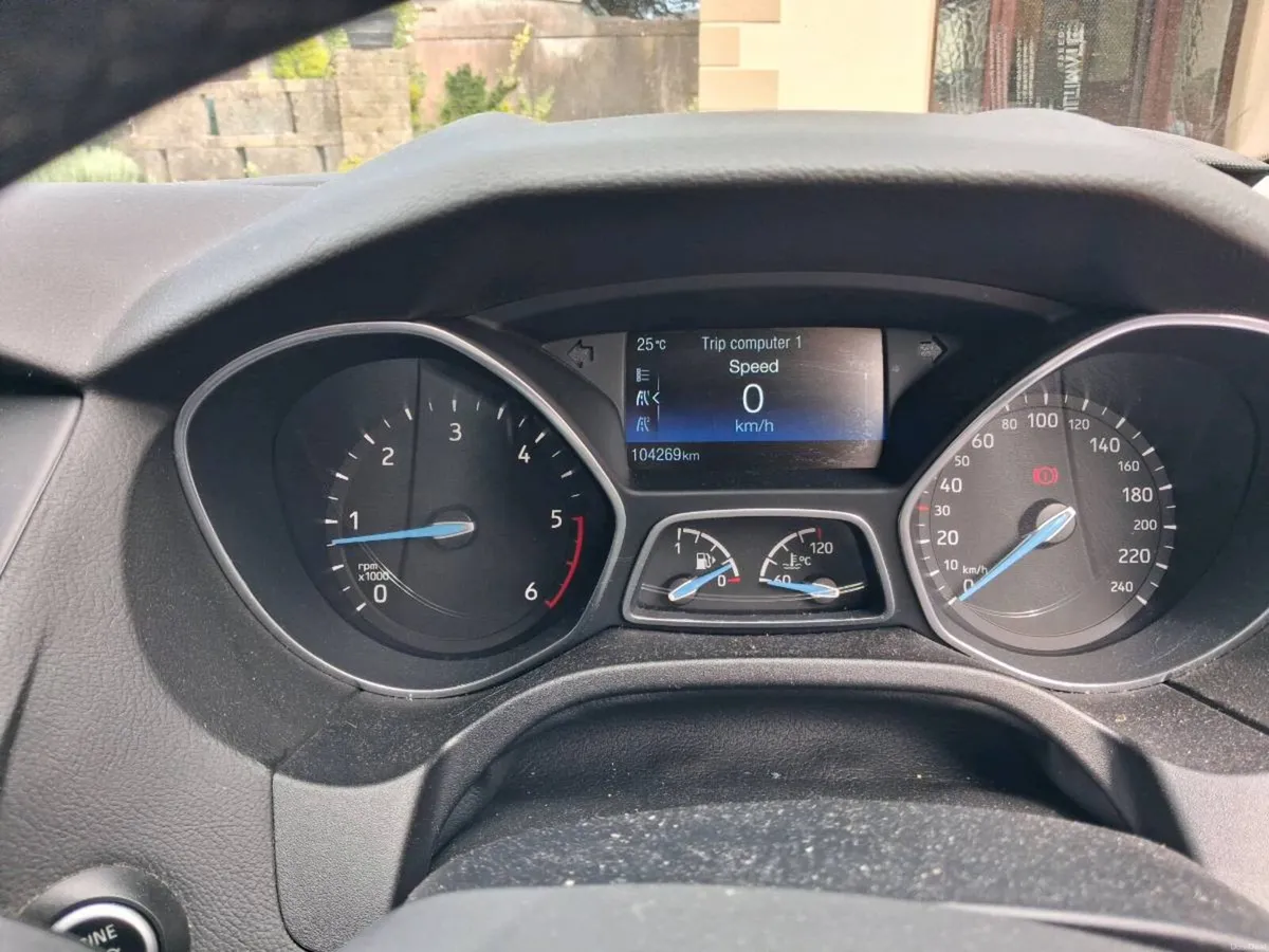Car - Image 3