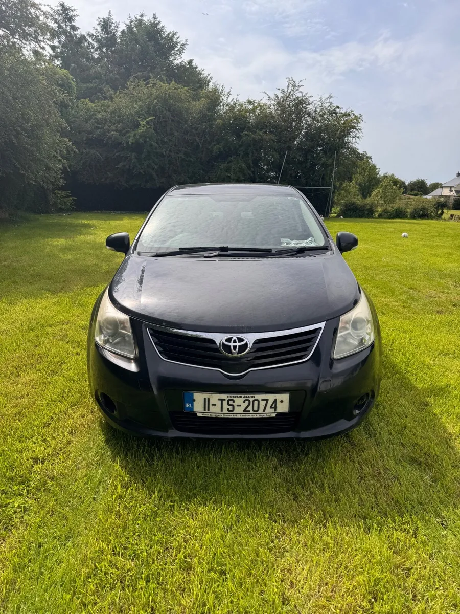 Toyota Avensis 2011 - Image 2