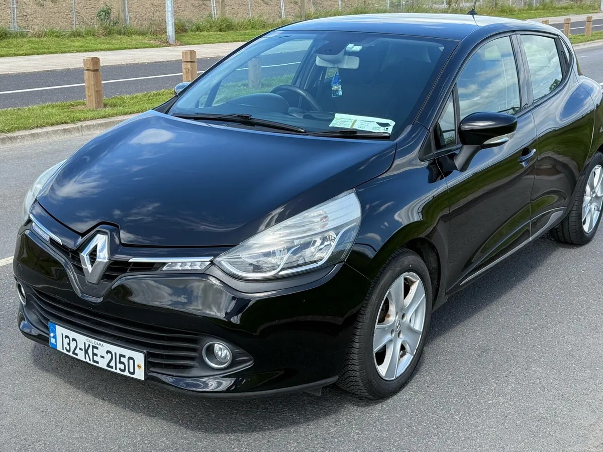 132 Renault Clio 1.2 in Excellent Condition (LOW M - Image 1