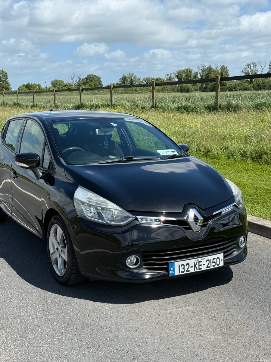132 Renault Clio 1.2 in Excellent Condition (LOW M - Image 2