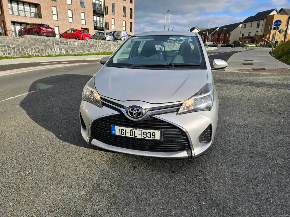 Tayota yaris 1.0 petrol  nct 06/2028 tax 08/202026 - Image 2
