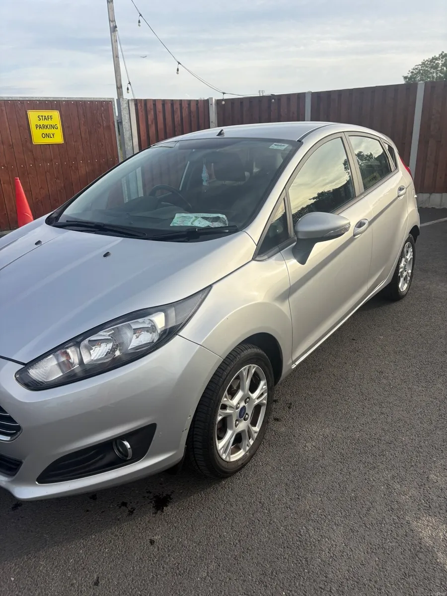 Ford Fiesta 2015 NCT 11/26 - LOW mileage - Image 4