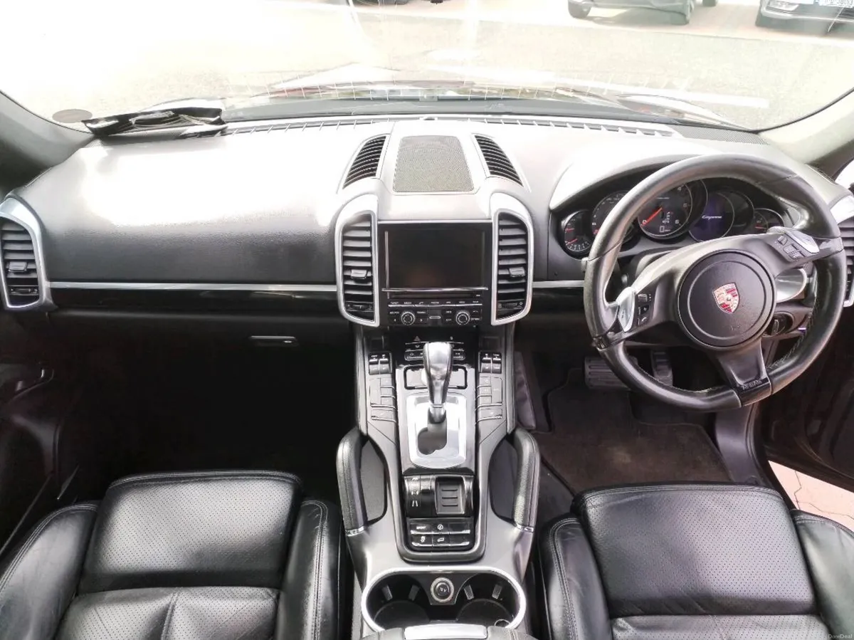 Porsche Cayenne 3.0 Disel automatic  tax 333 - Image 4