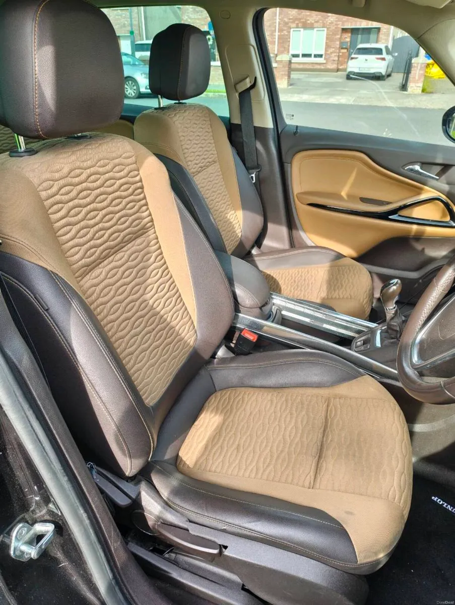 Vauxhall Zafira Tourer. 2.0 Diesel. 7 Seater - Image 2