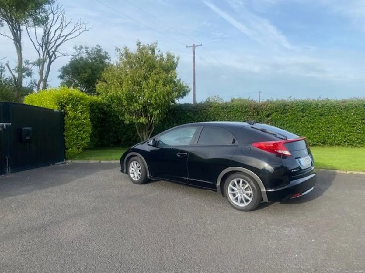 Very Clean Low Mileage Honda Civic for Sale - Image 2