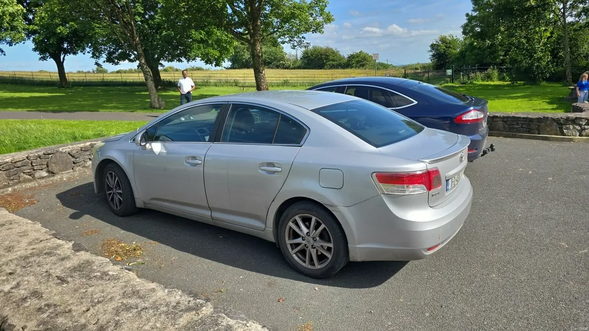 Toyota Avensis 2011 - Image 3