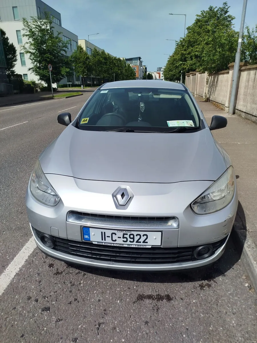 Renault Fluence 2011 - Image 2