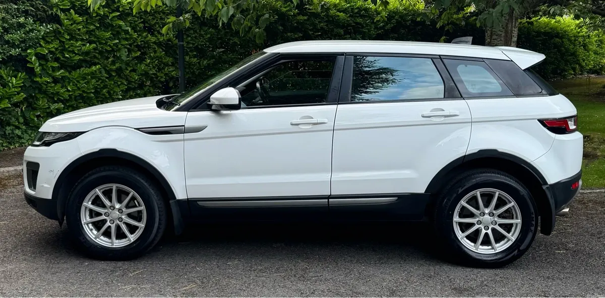 Range Rover Evoke - Image 2