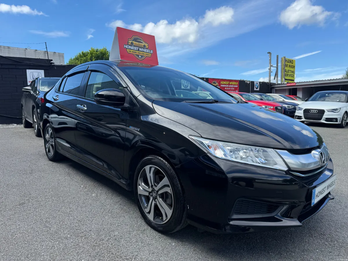 2015 Honda Grace 1.5 Petrol Hybrid Automatic - Image 2
