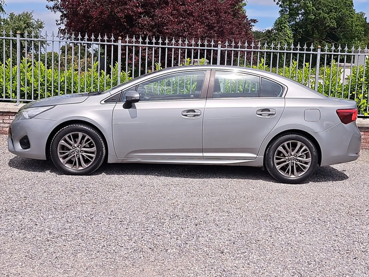 Toyota Avensis Saloon Luna Model 1.6 Diesel. - Image 3