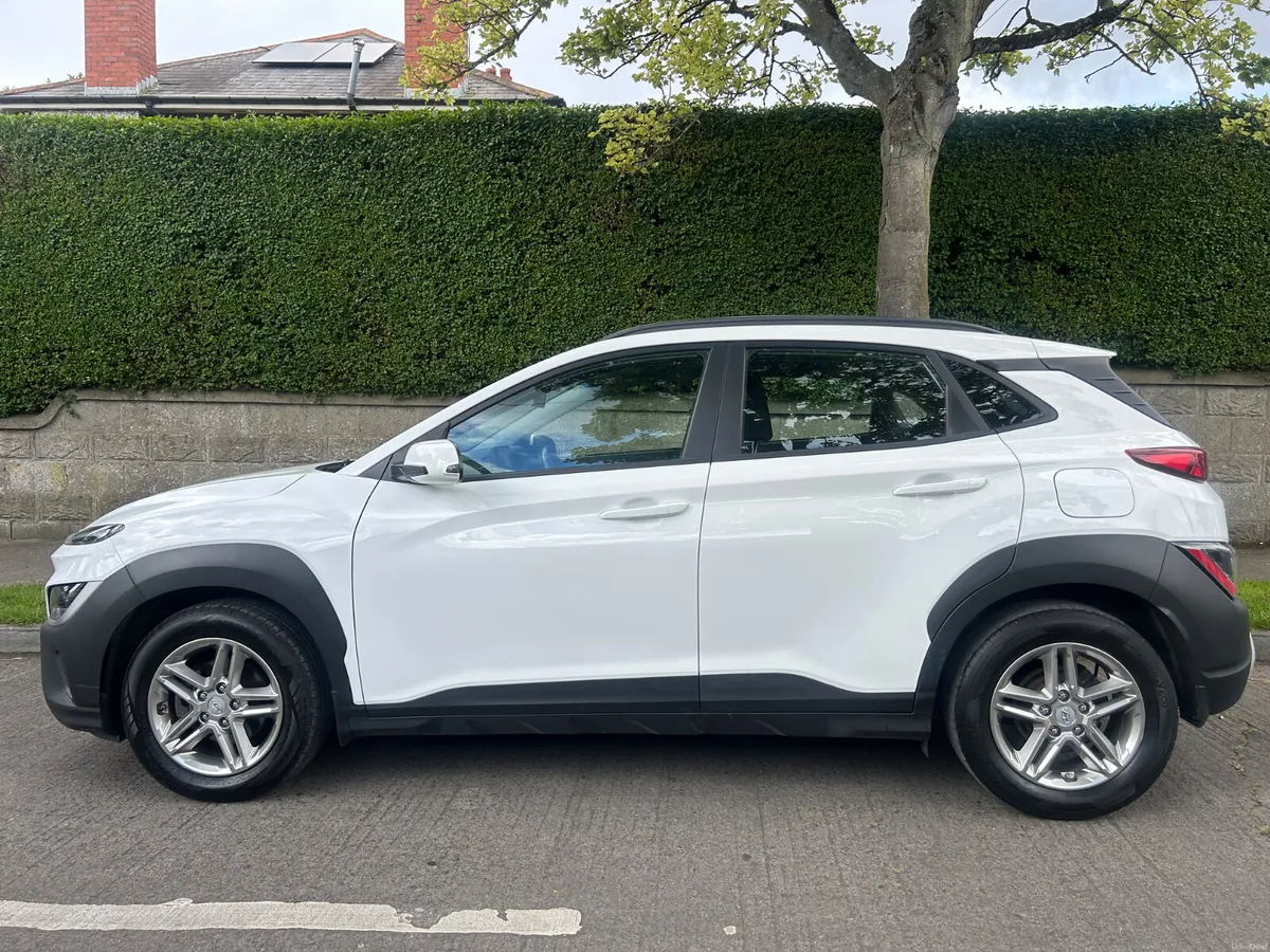 2021 HYUNDAI KONA  PARKING CAMERA NCT JULY 2027 - Image 4