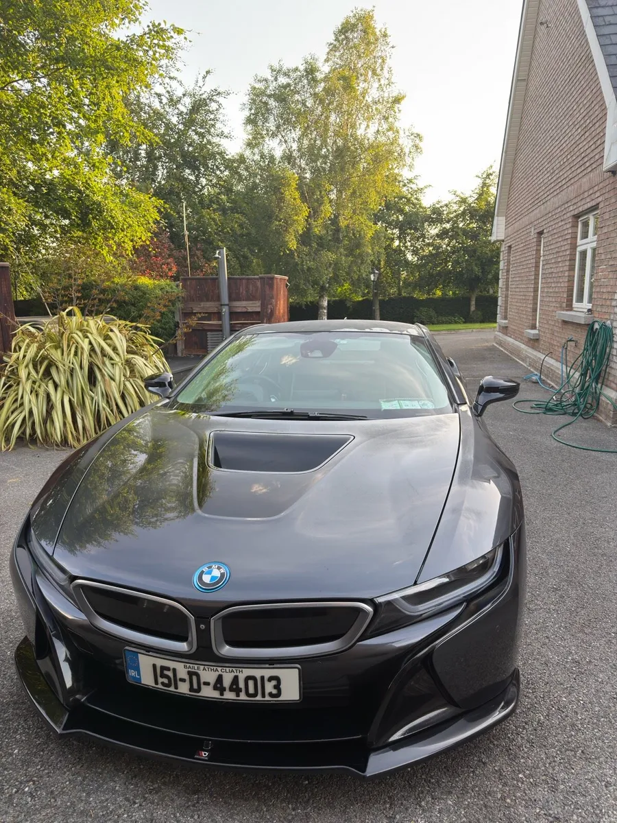 BMW i8 - Image 2