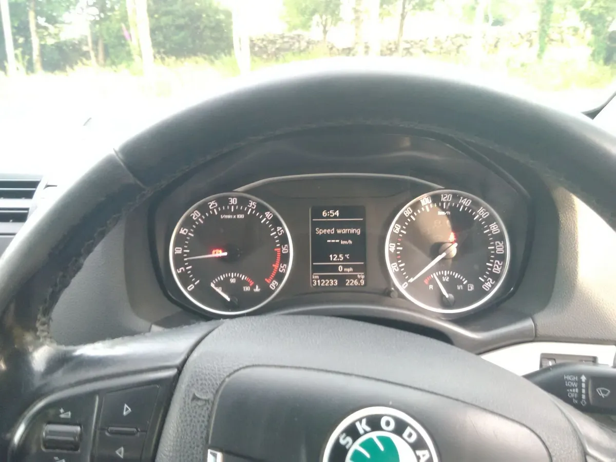 Skoda Octavia 2012 - Image 2