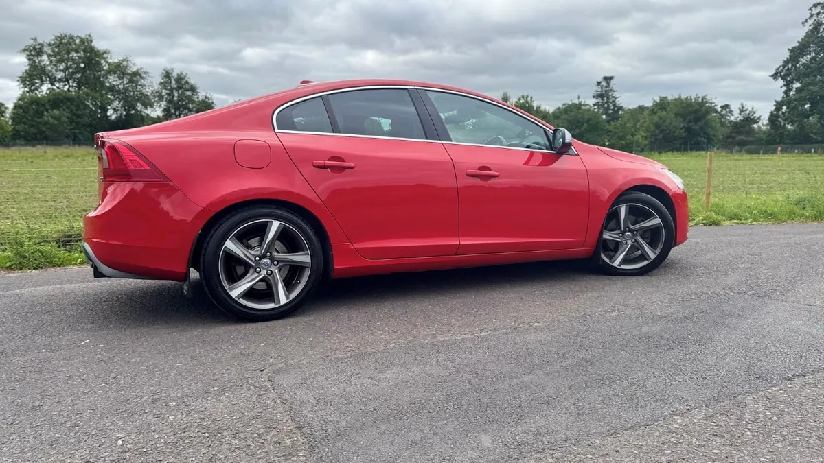 Volvo S60 2011 R-Design - Exceptional Condition - Image 2