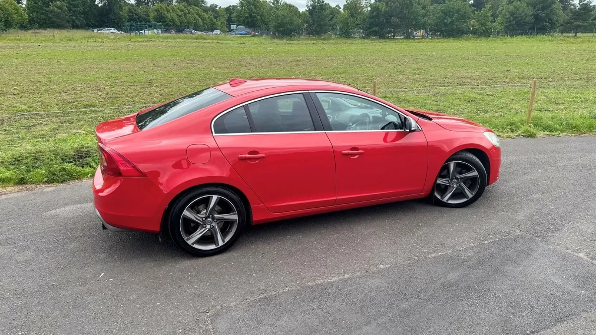 Volvo S60 2011 R-Design - Exceptional Condition - Image 4