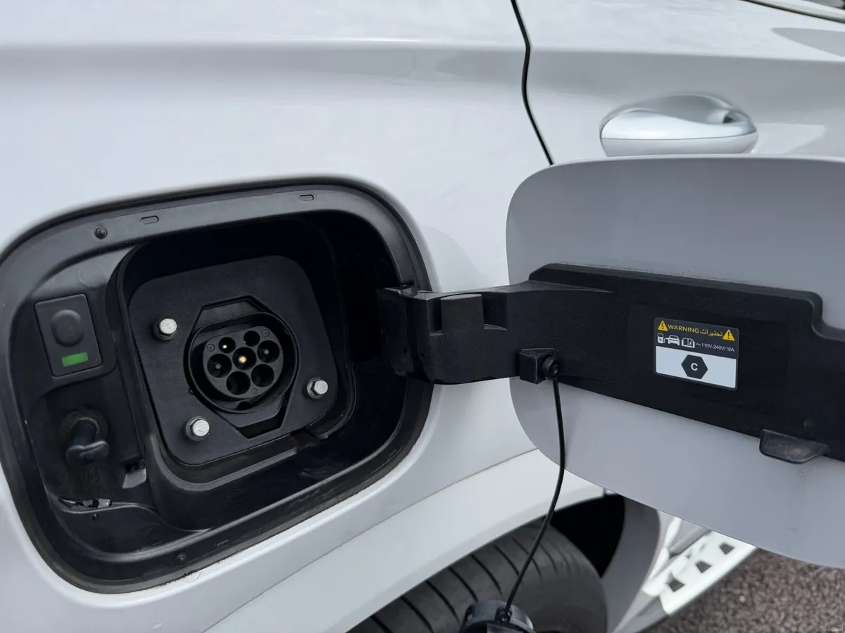 2021 Hyundai Santa Fe Plug-In Hybrid🚗 Low mileage - Image 5