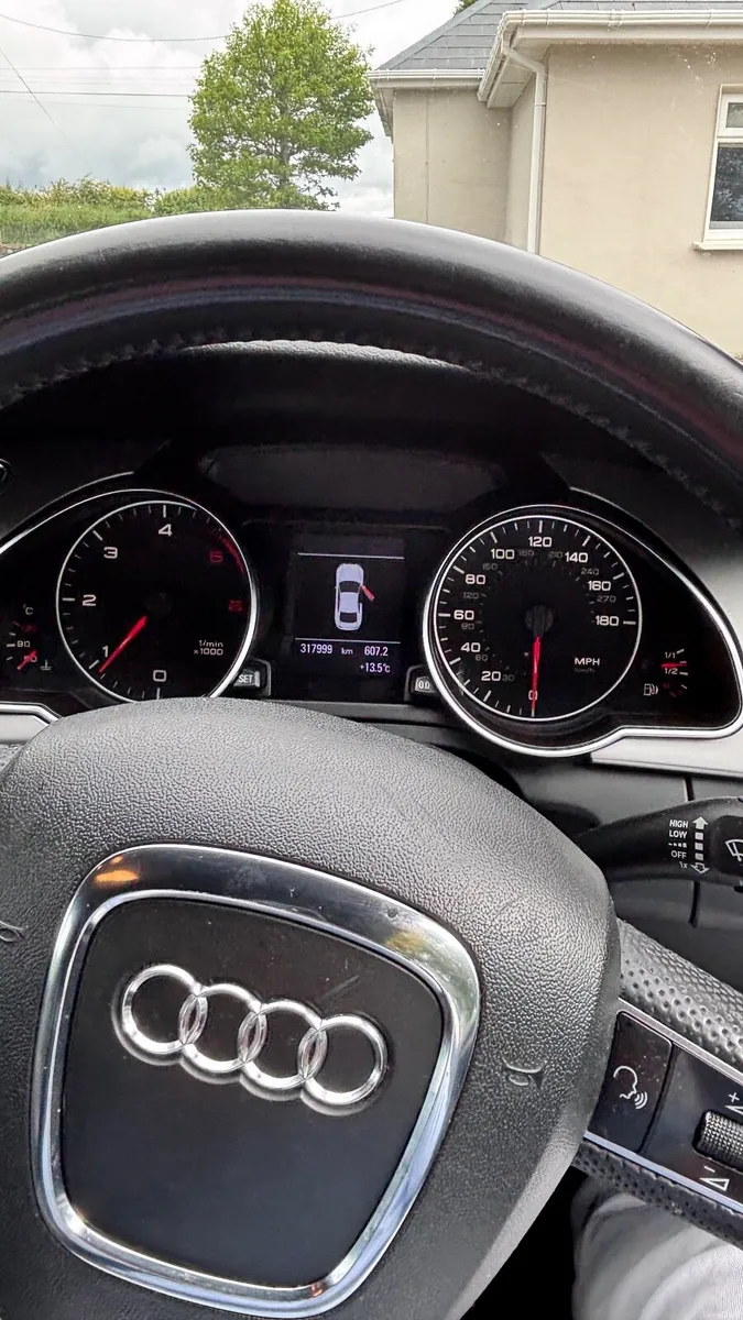 Audi A5 2010 Sline  207 hp - Image 4