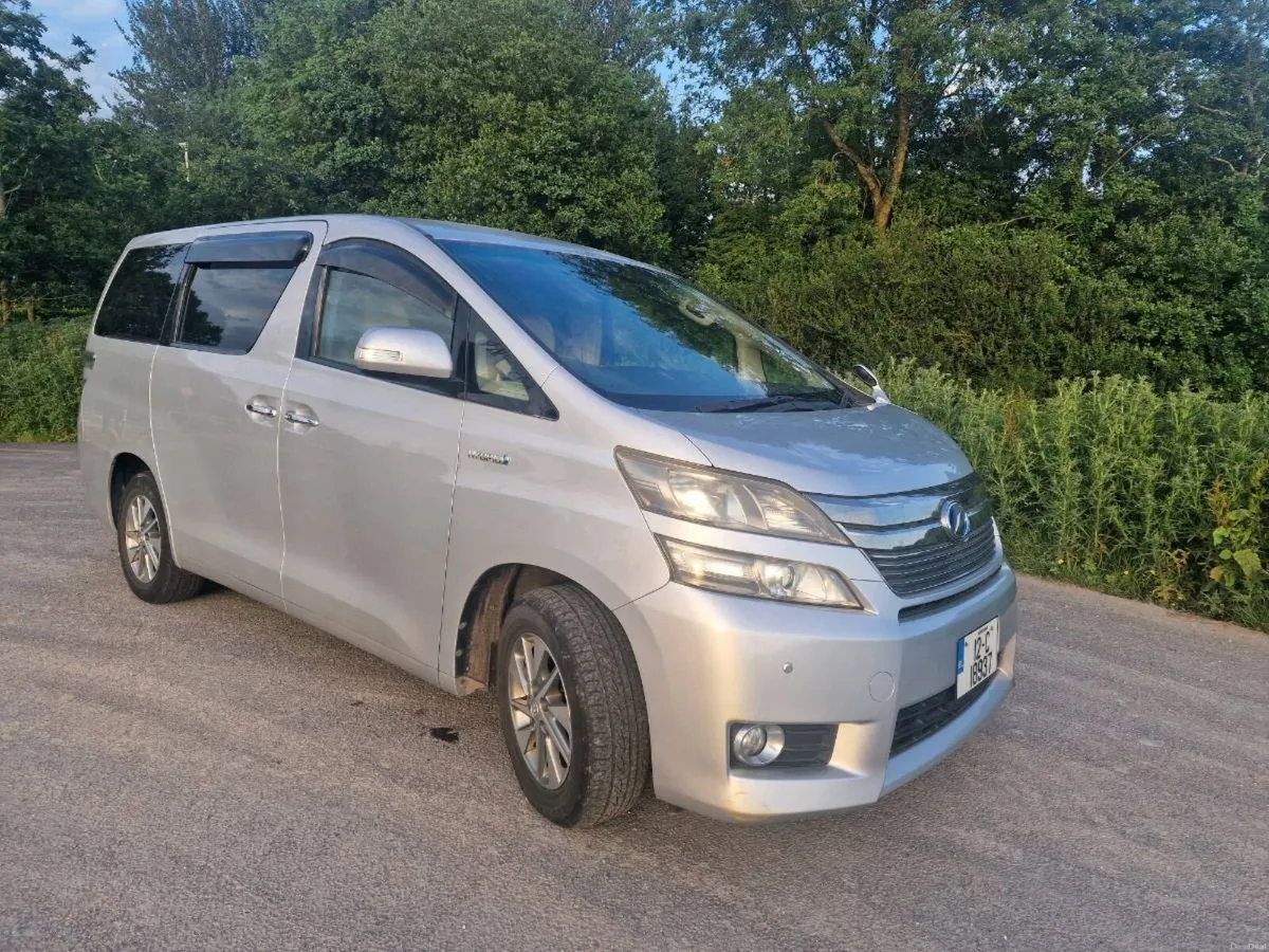 2012 Toyota  Vellfire hybrid 2.4L 122k km - Image 5