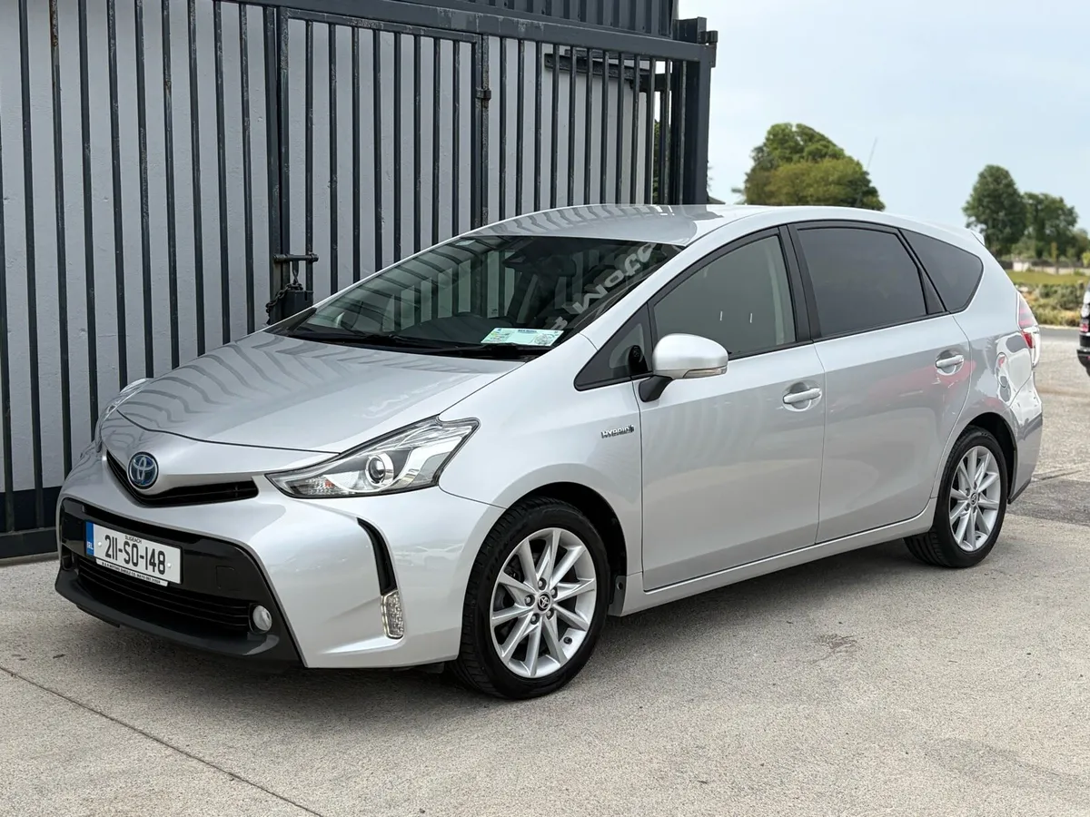 Toyota Prius 7 seater - Image 2