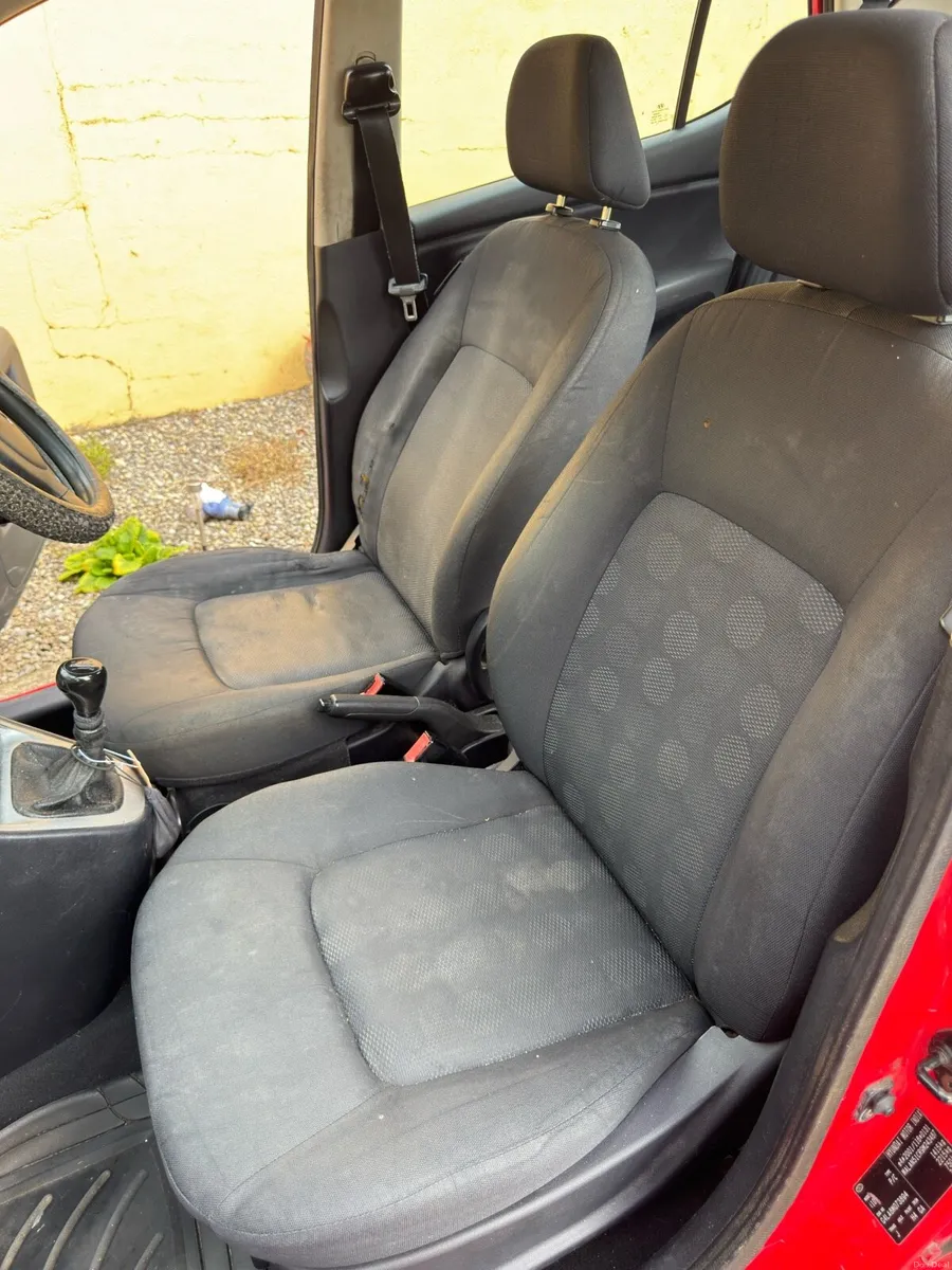 Hyundai i10 - 2010 - NCT 03/27 - 1 owner from new - Image 6