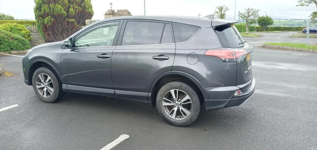 Toyota RAV4 2017 - Image 4