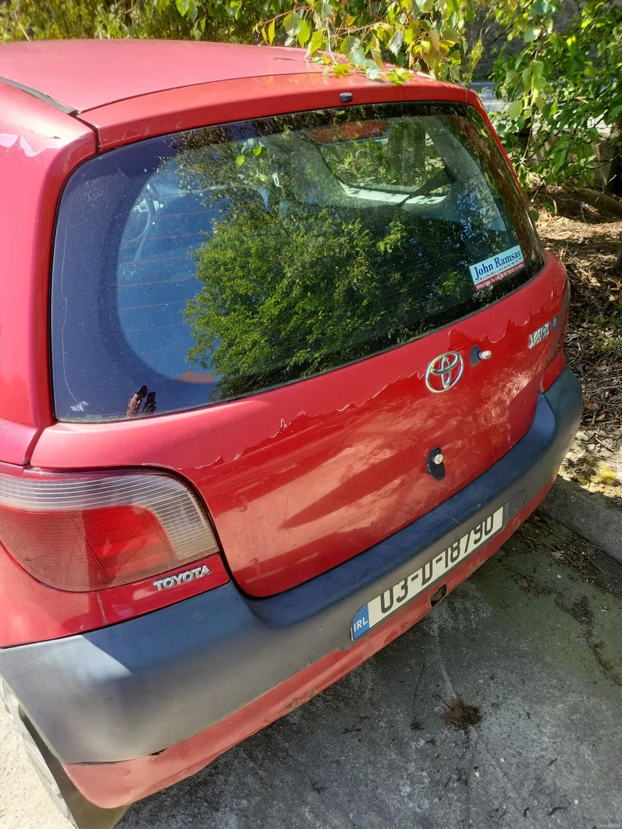 Toyota Yaris 2003 - Image 2